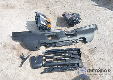 2026 Chevrolet Silverado 1500 4Wd Short Bed Custom z USA, uszkodzony, nr VIN 1GCPKBEK7TZ121980